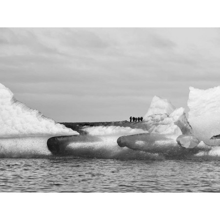 Spitzbergen Svalbard. Monochrom Bildband von Nadine Hugo. Eisberge.